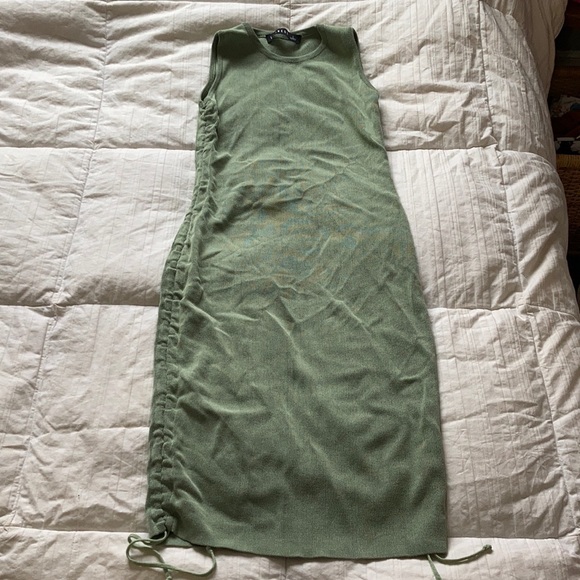 Lioness Dresses & Skirts - Green lioness dress size large
